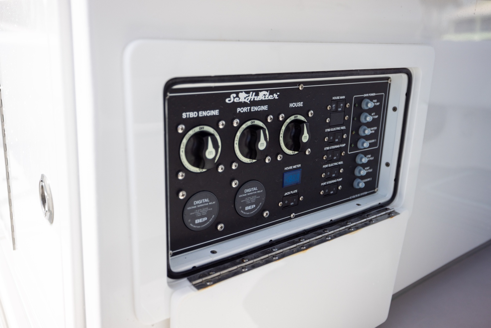 30ft SeaHunter Yacht For Sale