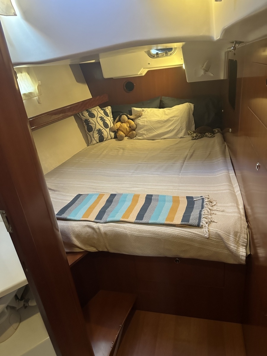 Roxxy 53ft Beneteau Yacht For Sale