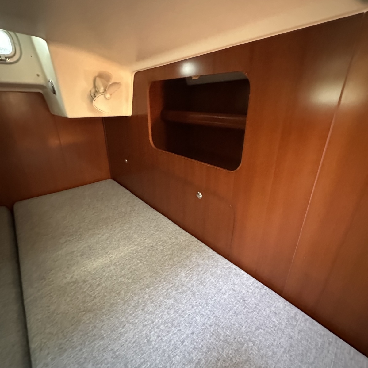 53' 2006 Beneteau 523