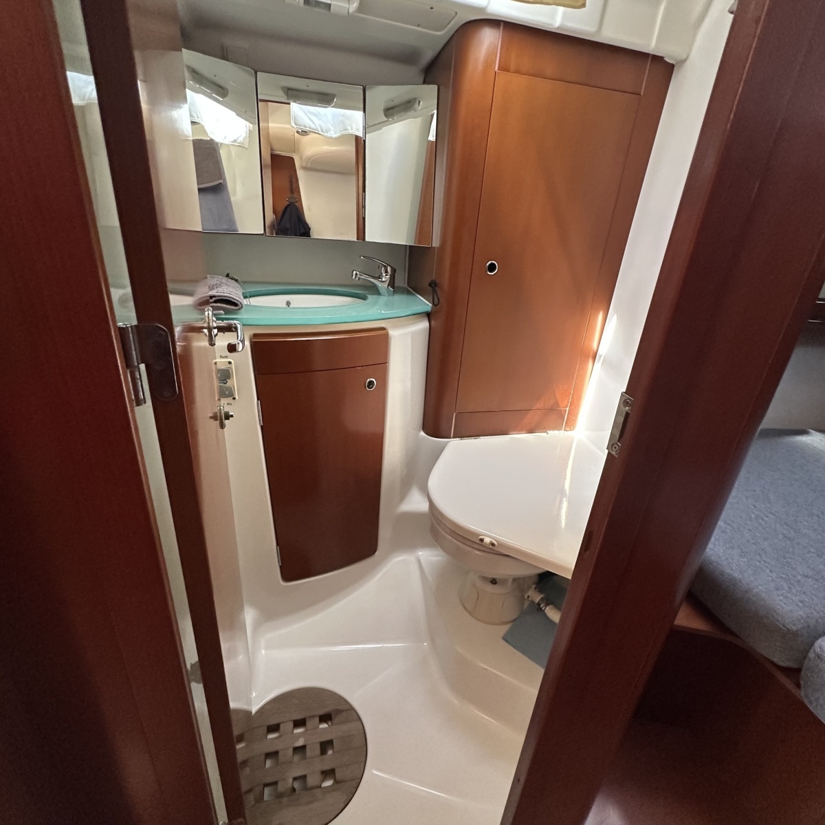 Roxxy 53ft Beneteau Yacht For Sale