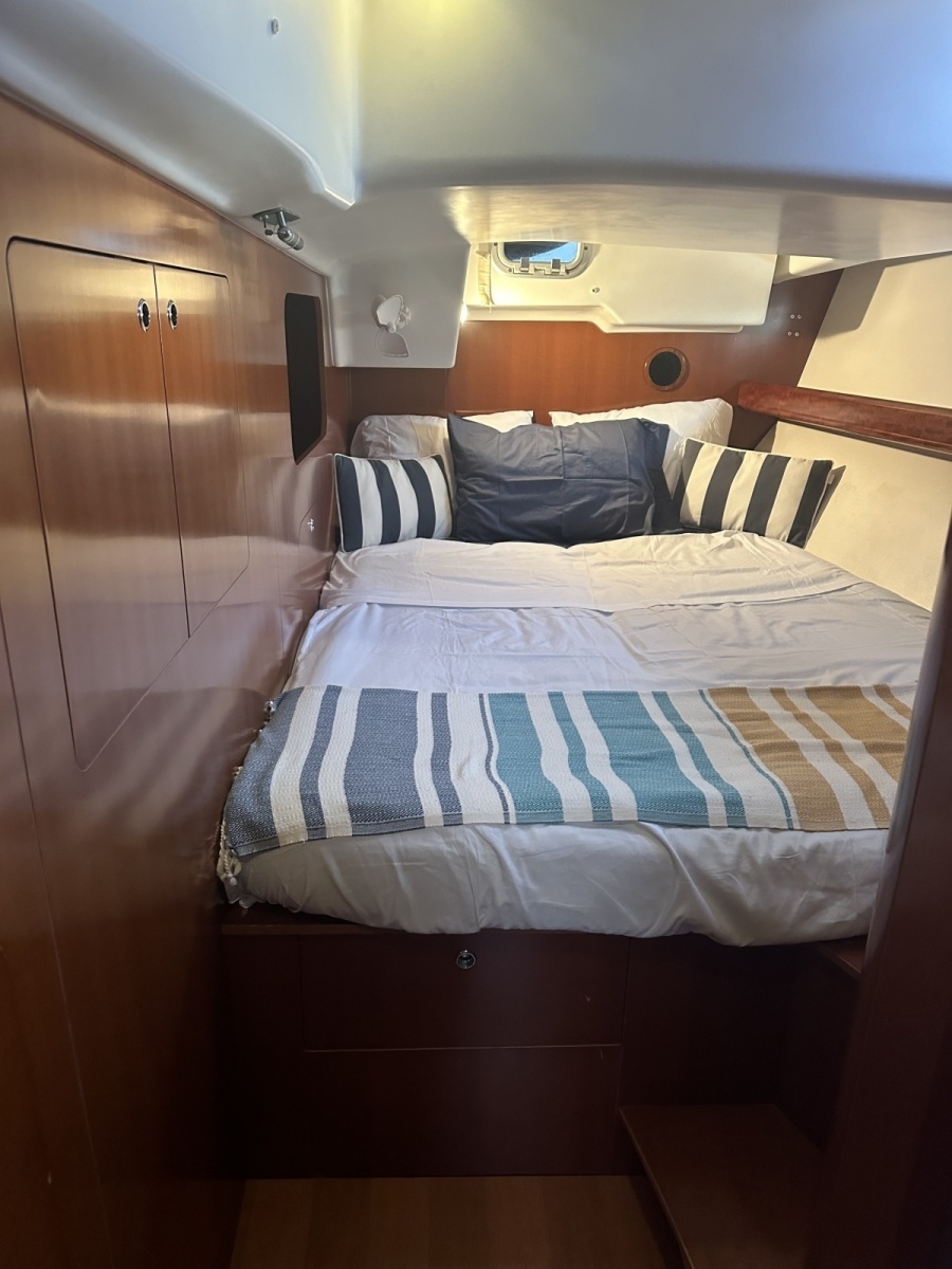 Roxxy 53ft Beneteau Yacht For Sale