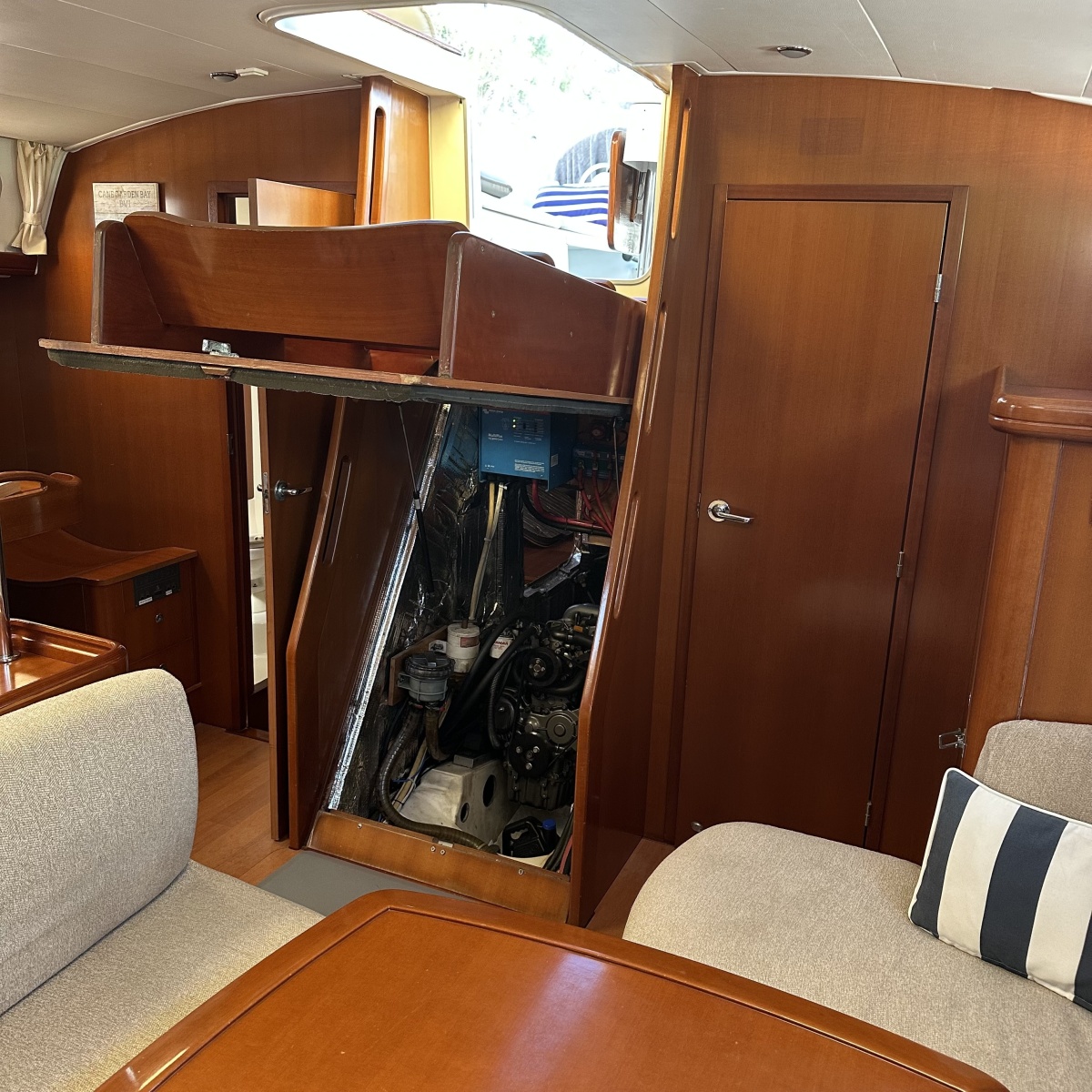 53' 2006 Beneteau 523