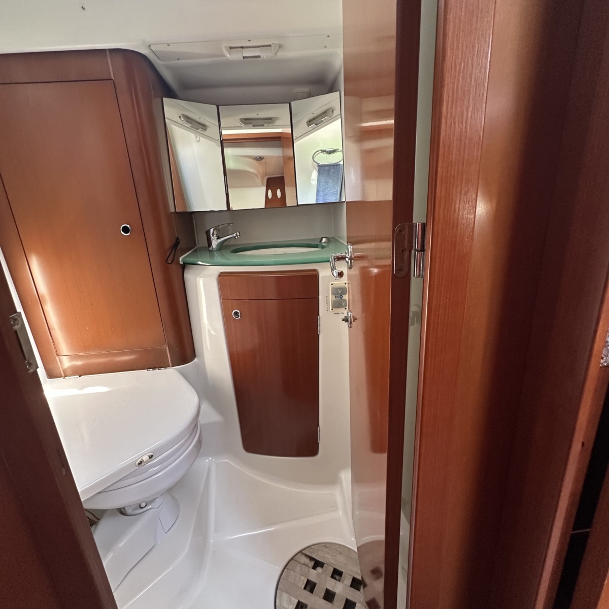 Roxxy 53ft Beneteau Yacht For Sale