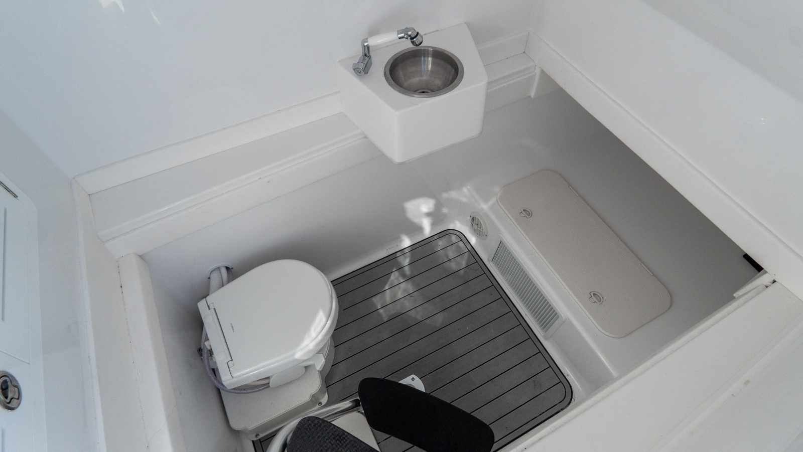 36ft Front Runner Yacht For Sale