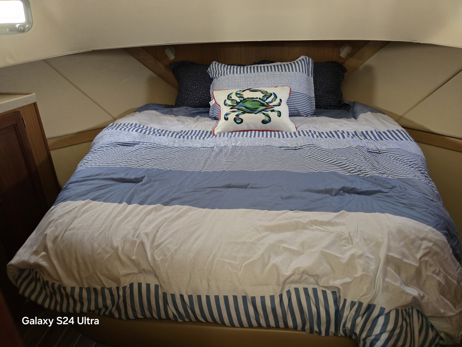 Master Stateroom Queen Bed