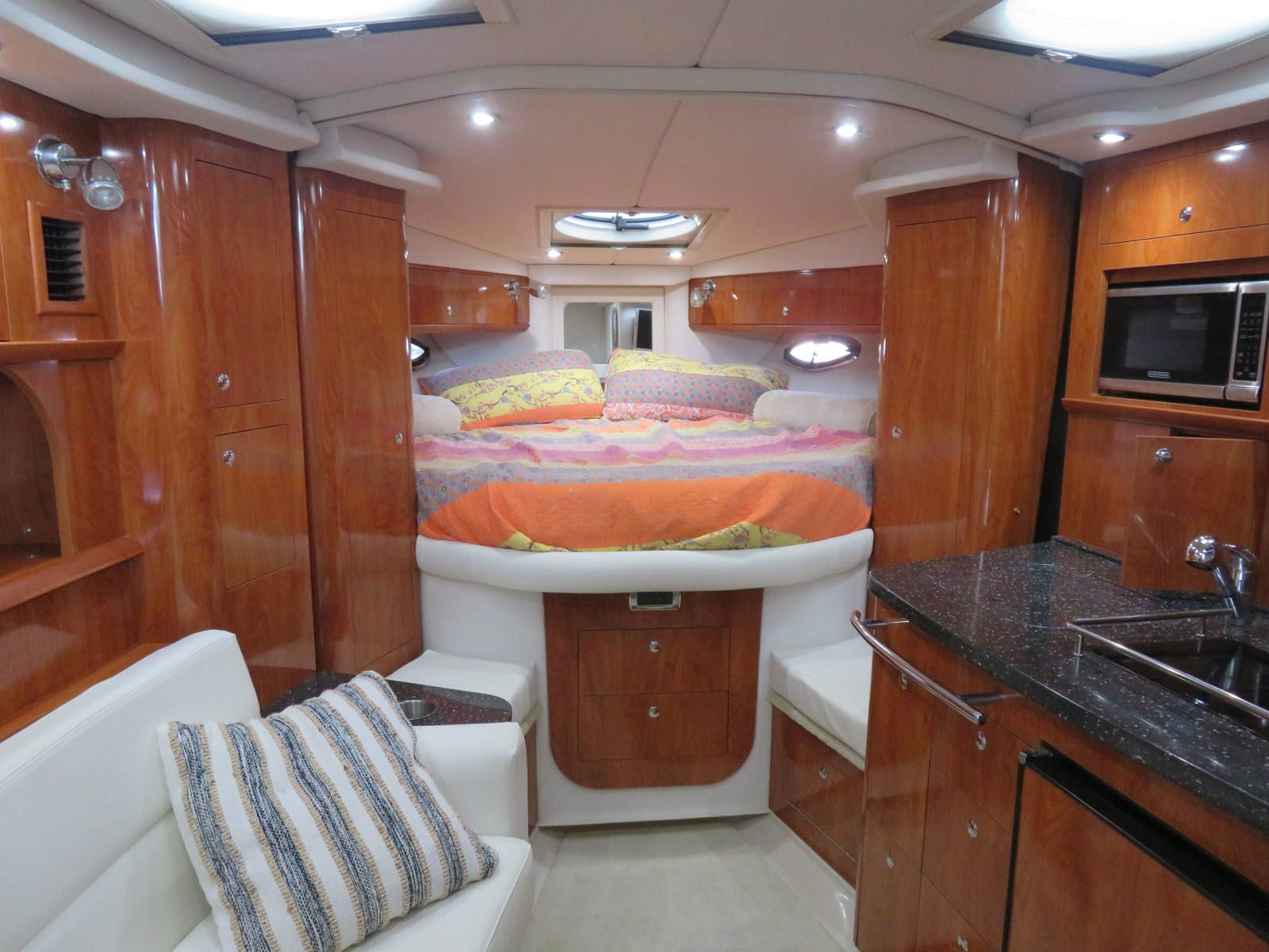 35ft Four Winns Yacht For Sale