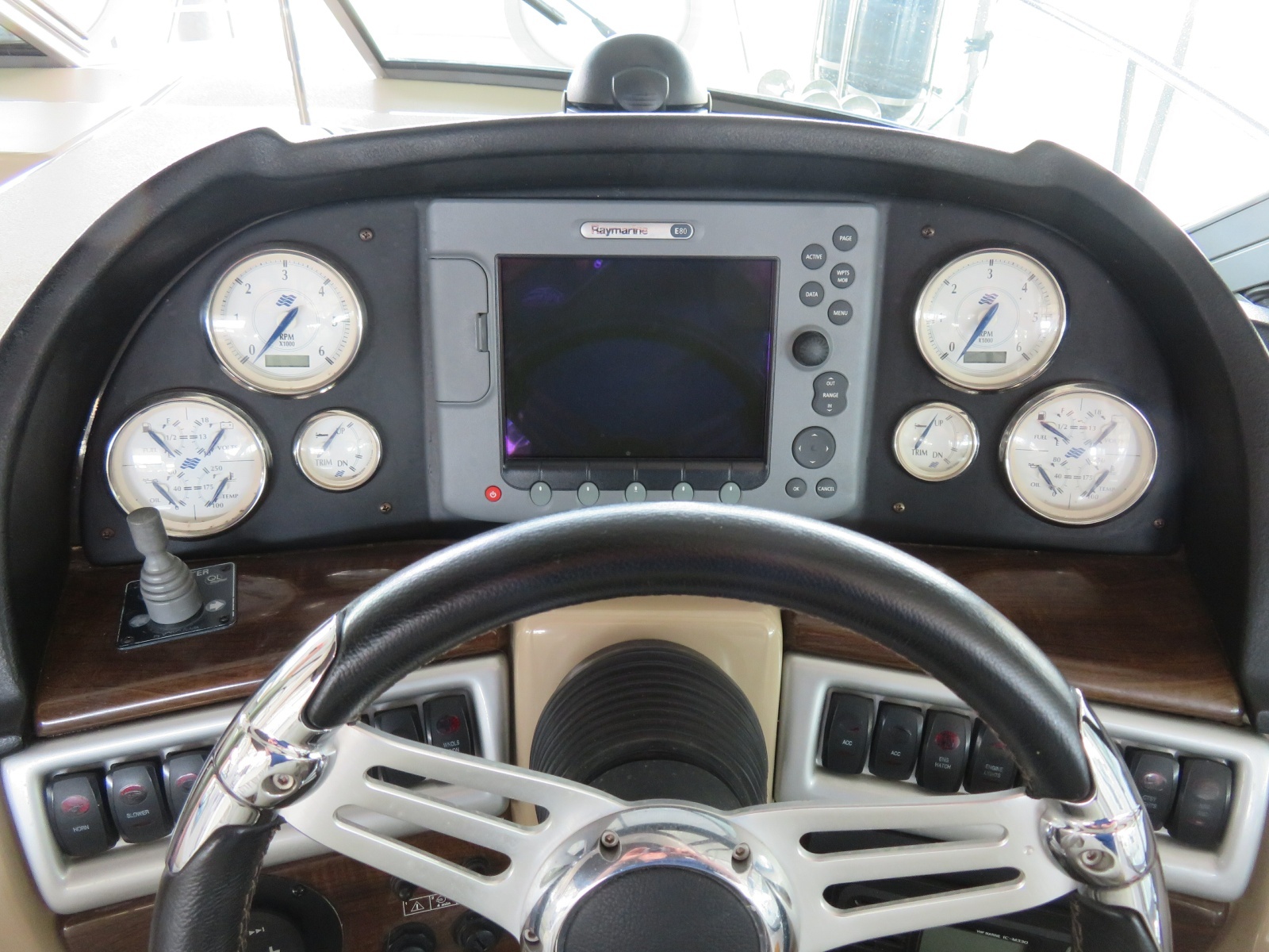 35ft Four Winns Yacht For Sale