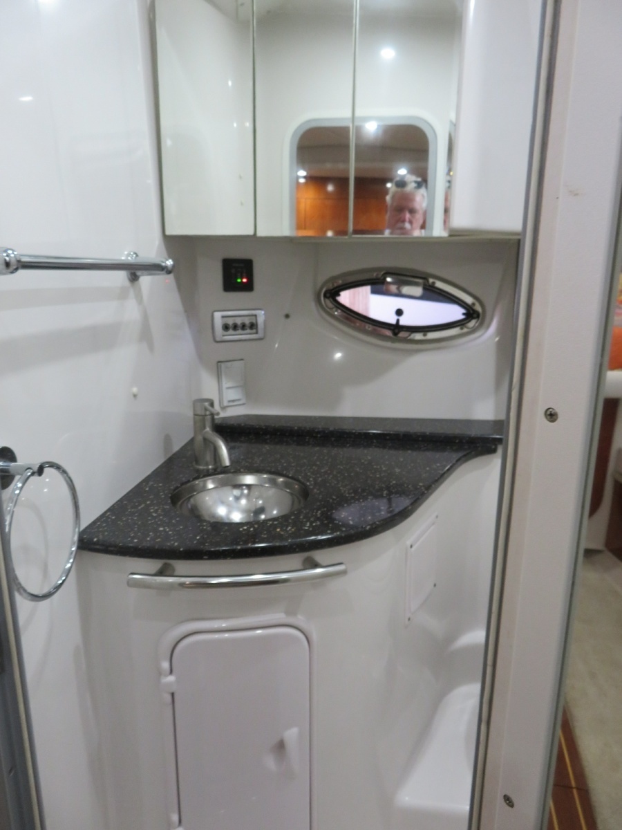 35ft Four Winns Yacht For Sale