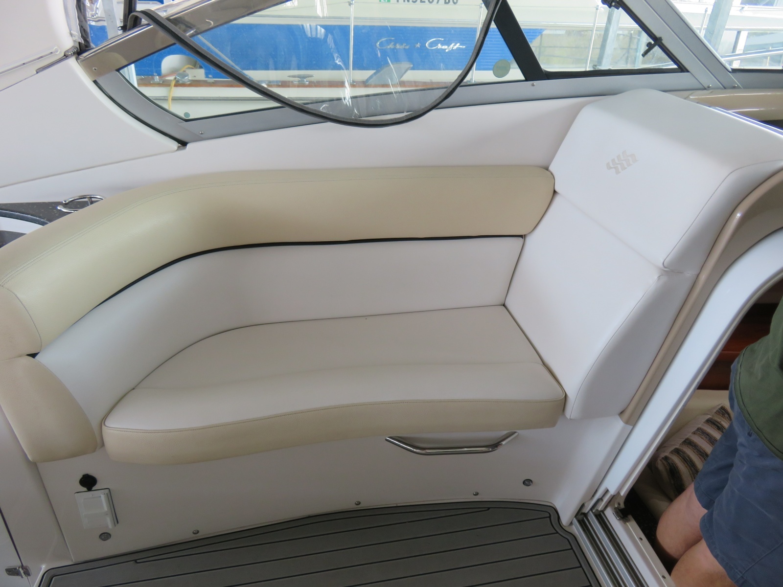 35ft Four Winns Yacht For Sale