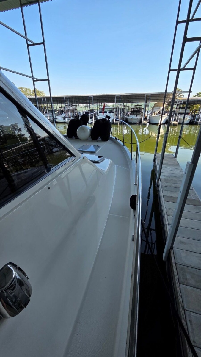 49' 2008 Meridian 490 Pilothouse