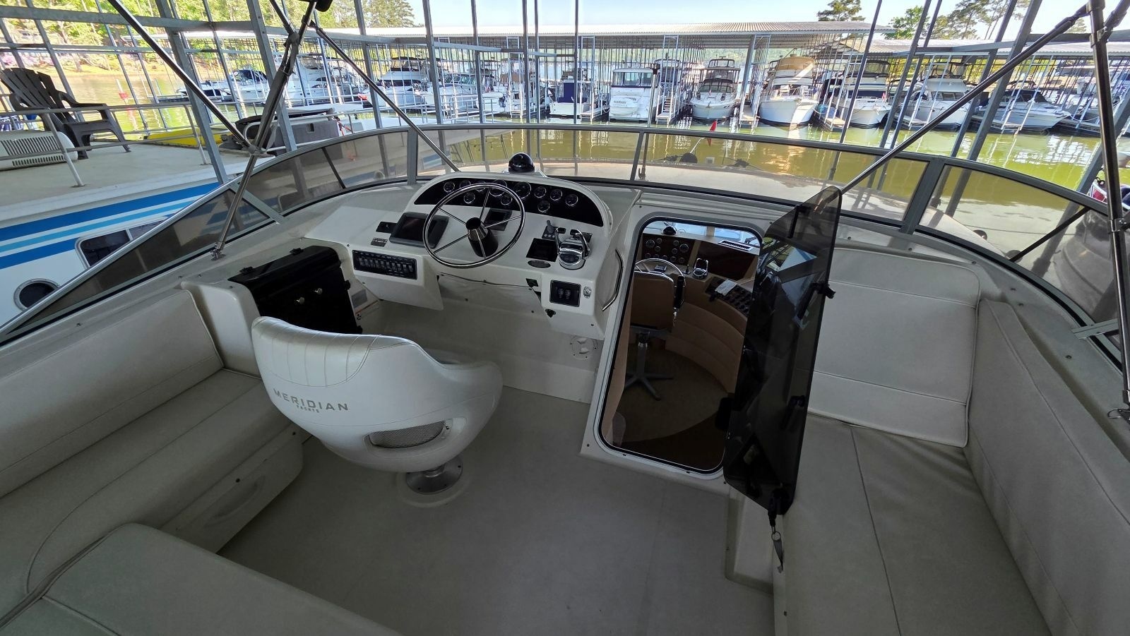 49' 2008 Meridian 490 Pilothouse