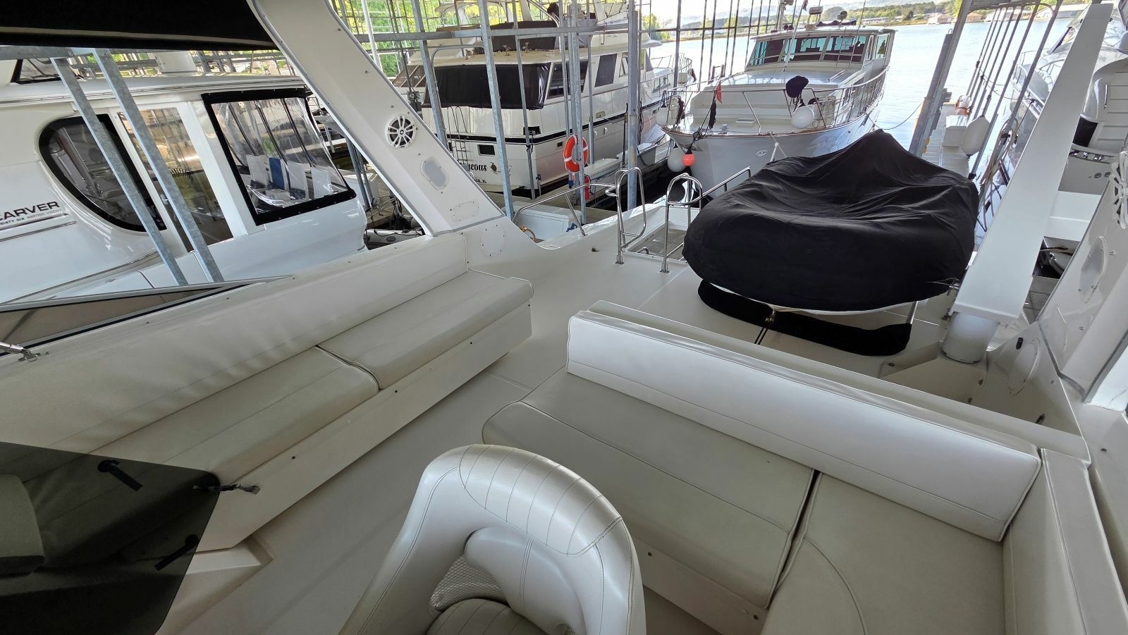 49' 2008 Meridian 490 Pilothouse