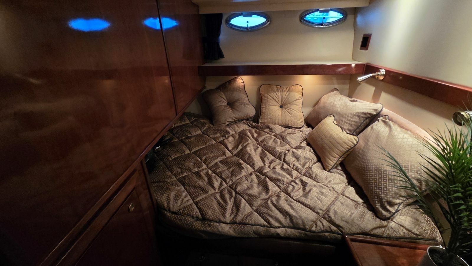 49' 2008 Meridian 490 Pilothouse