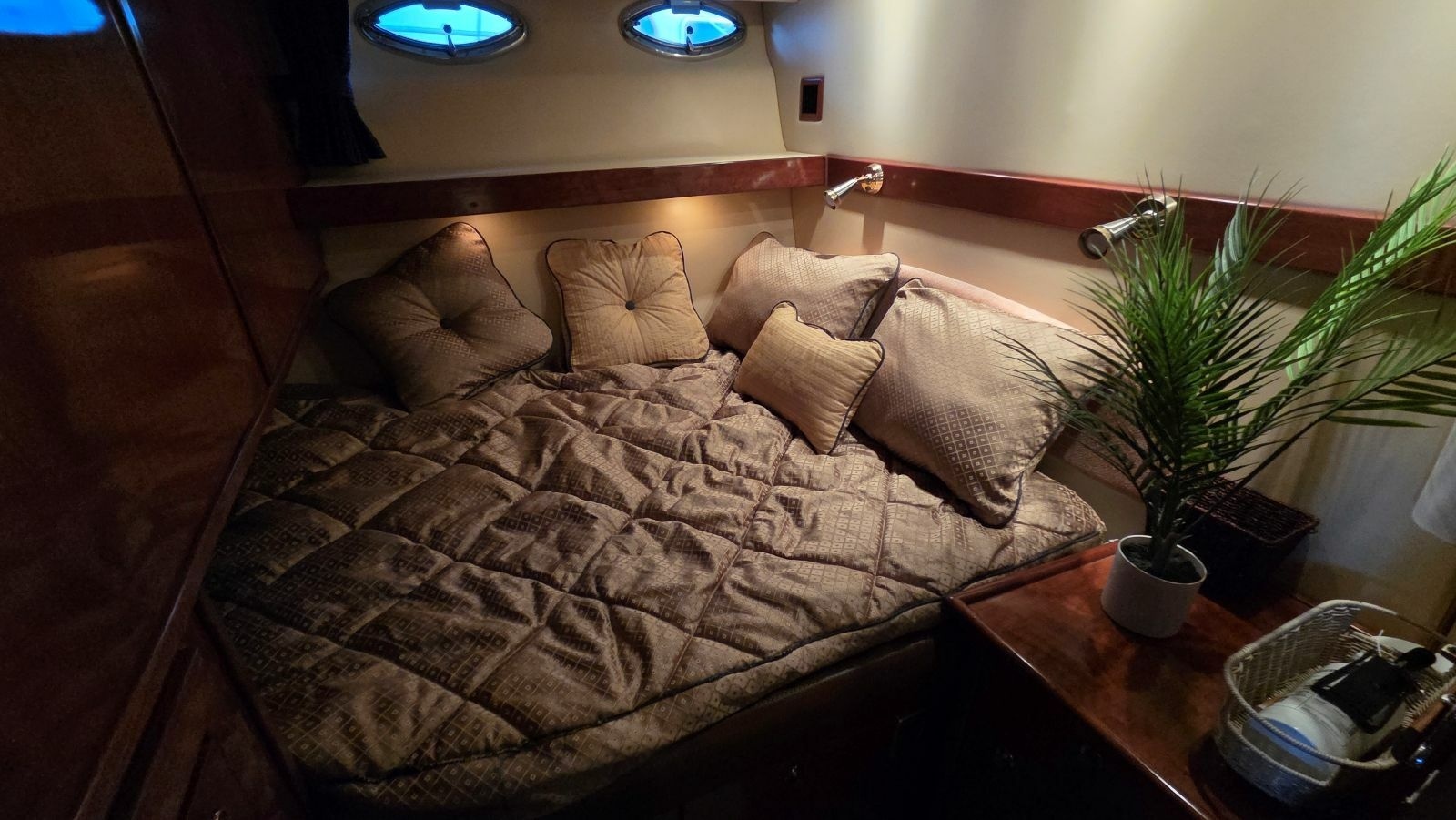 49' 2008 Meridian 490 Pilothouse