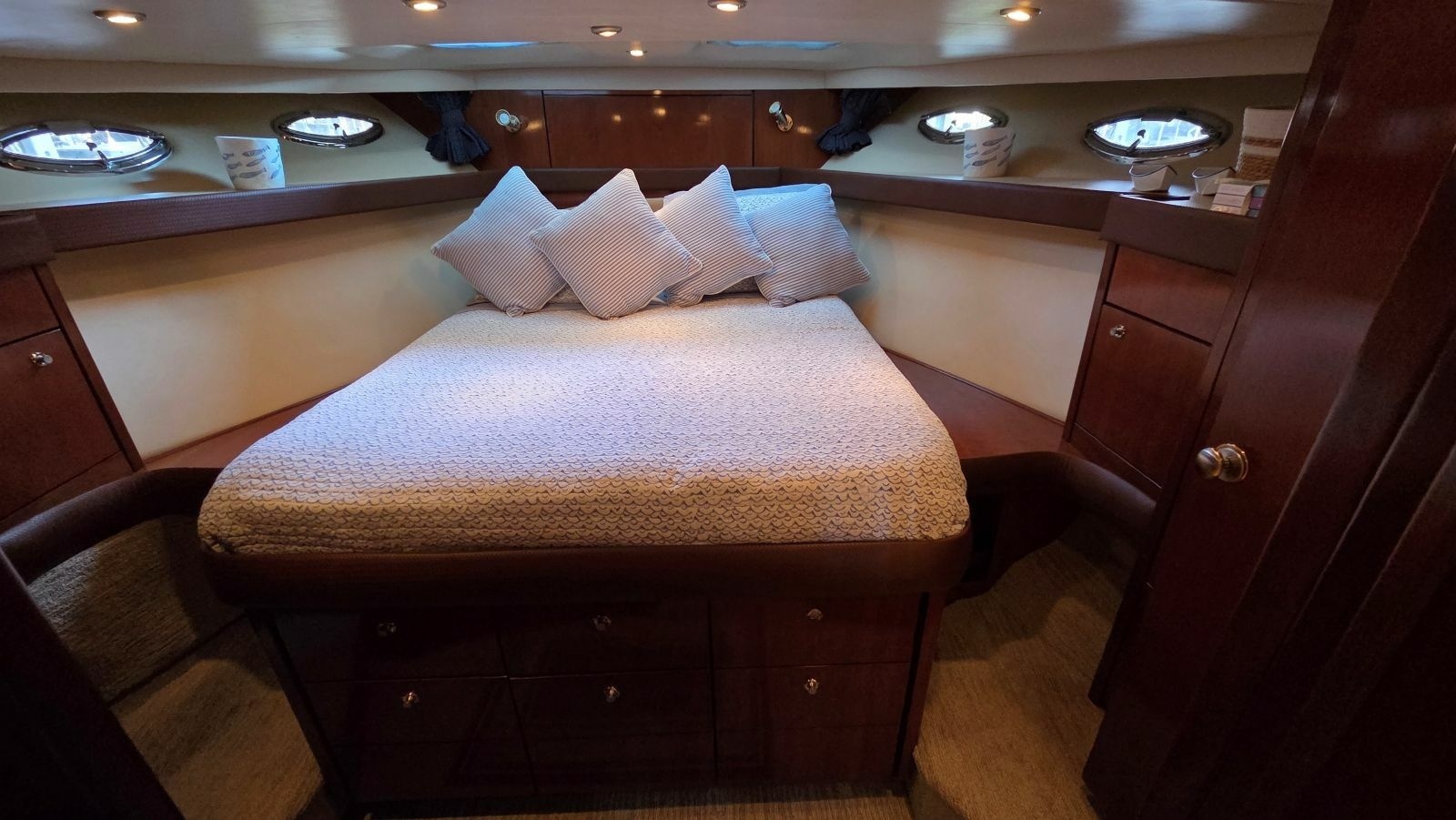 49' 2008 Meridian 490 Pilothouse