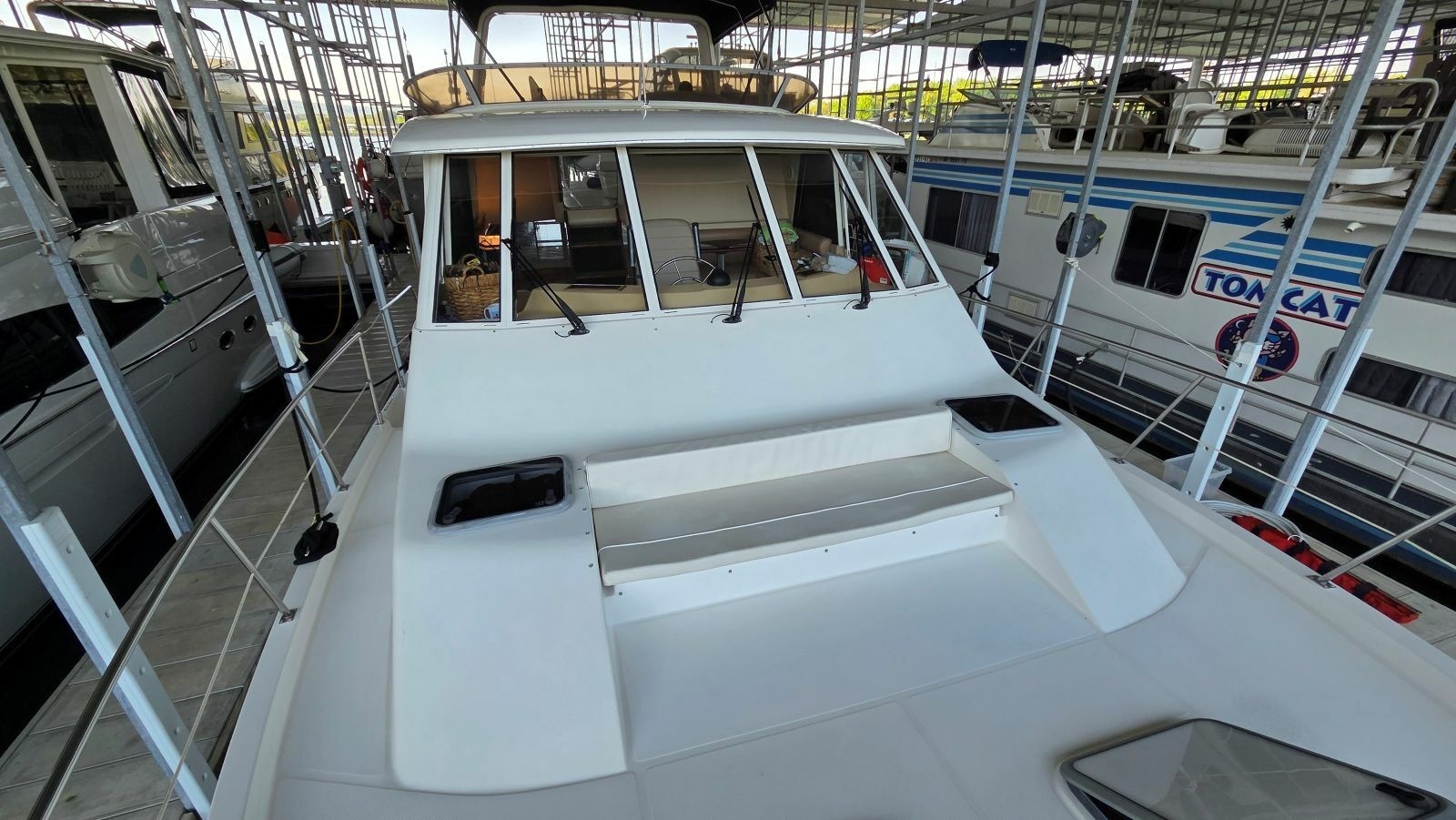 49' 2008 Meridian 490 Pilothouse