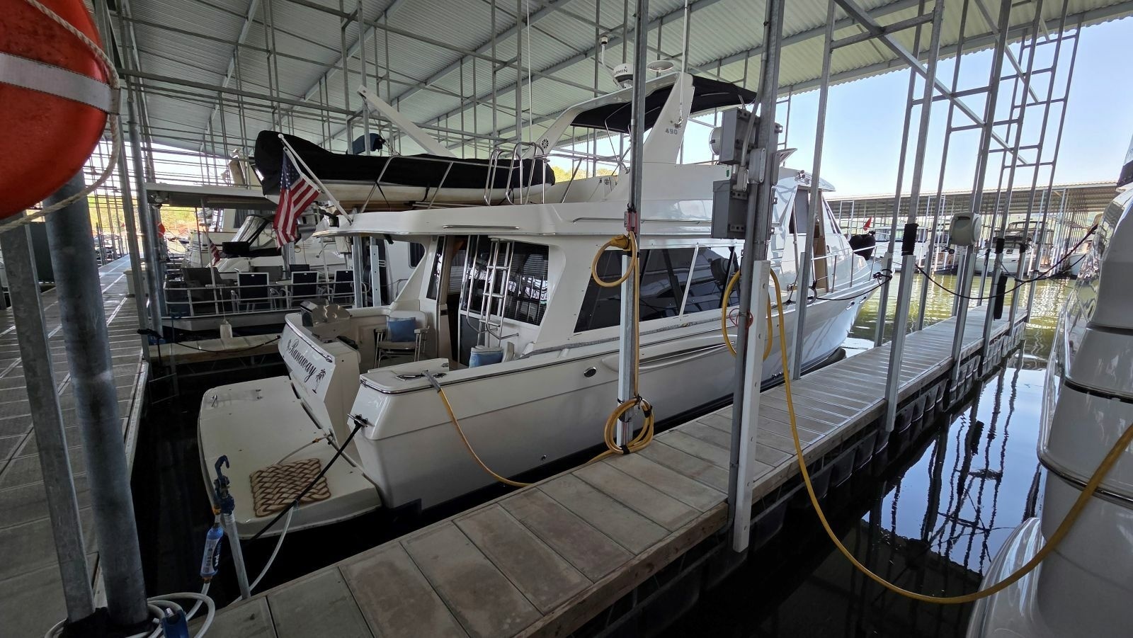 49' 2008 Meridian 490 Pilothouse