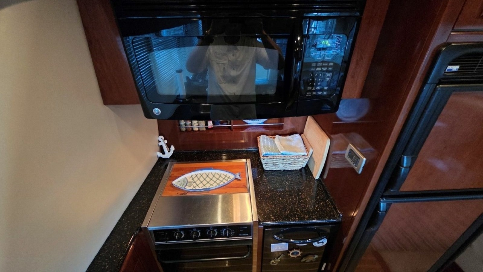 49' 2008 Meridian 490 Pilothouse