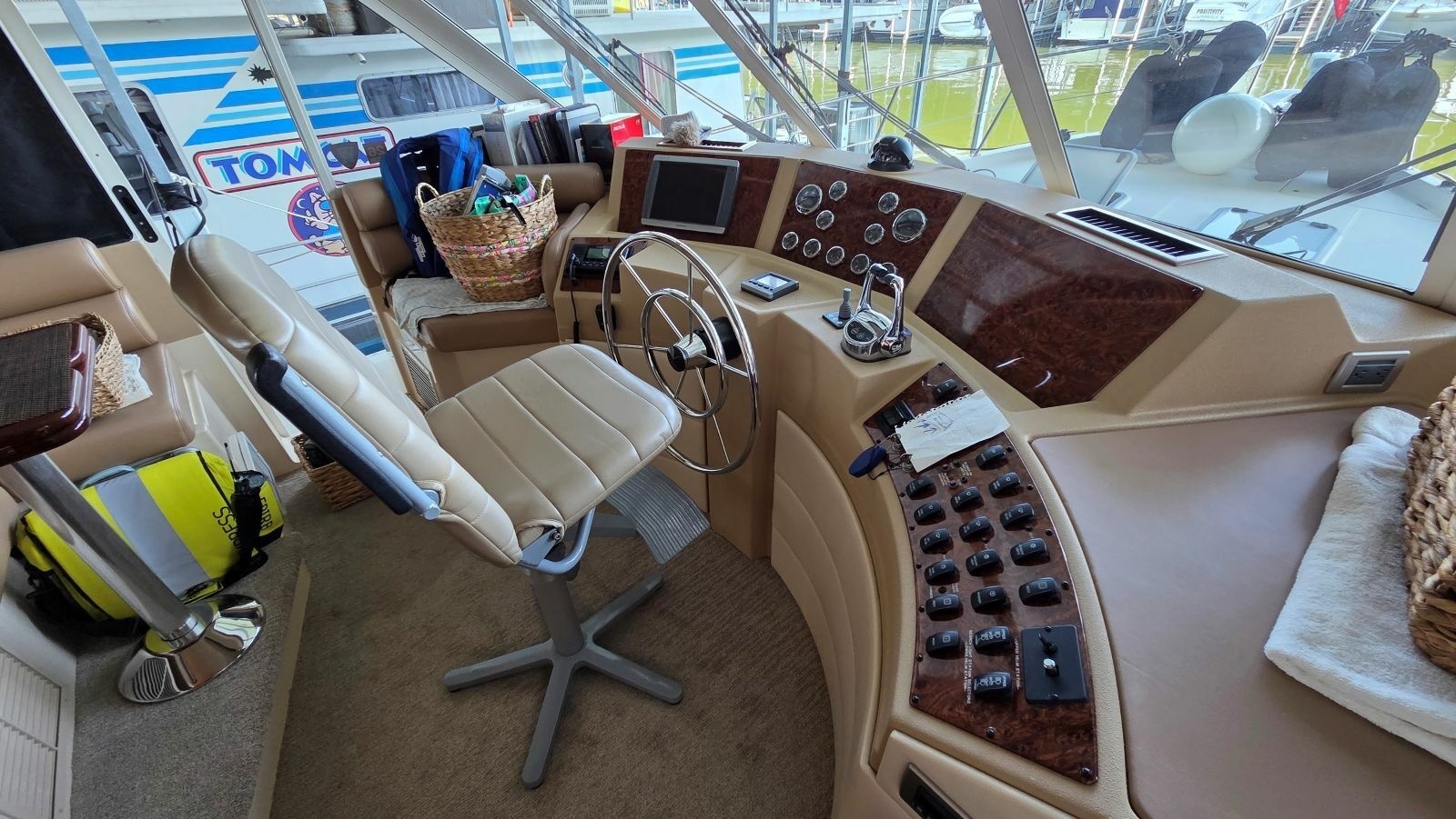 49' 2008 Meridian 490 Pilothouse