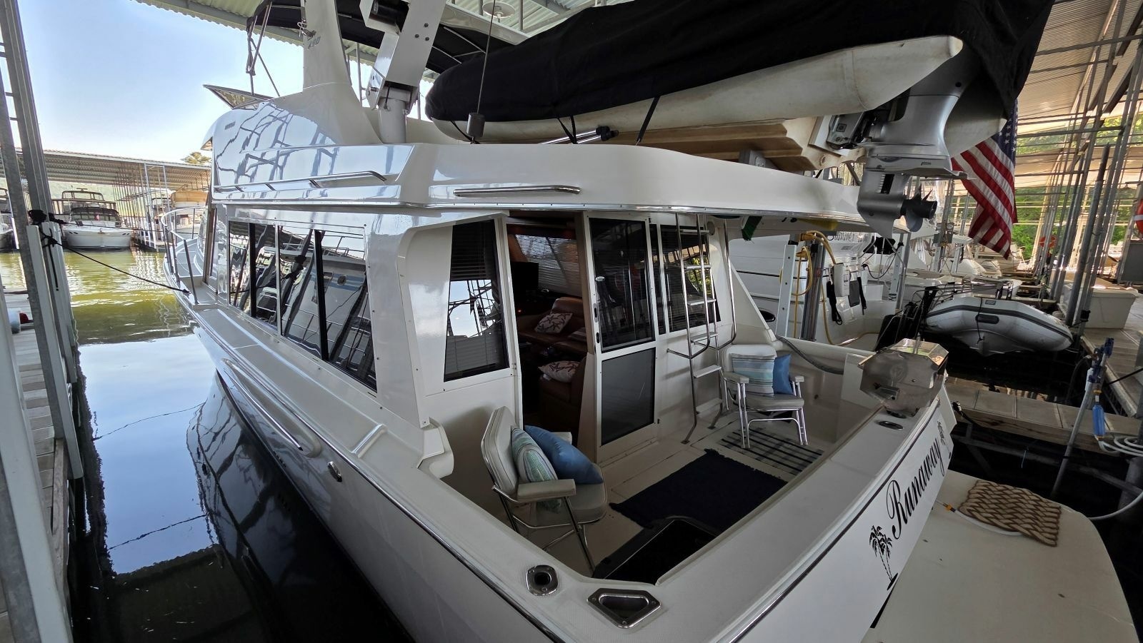 49' 2008 Meridian 490 Pilothouse