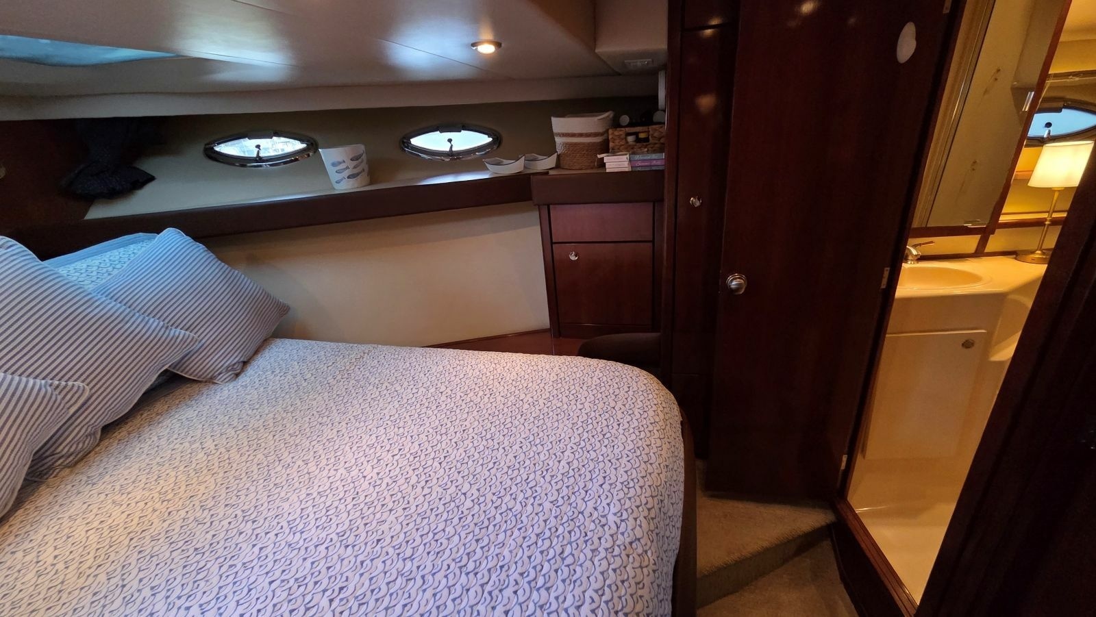 49' 2008 Meridian 490 Pilothouse