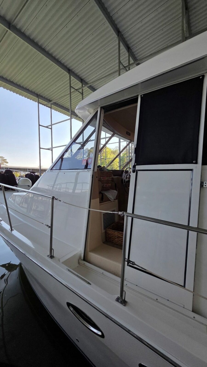 49' 2008 Meridian 490 Pilothouse