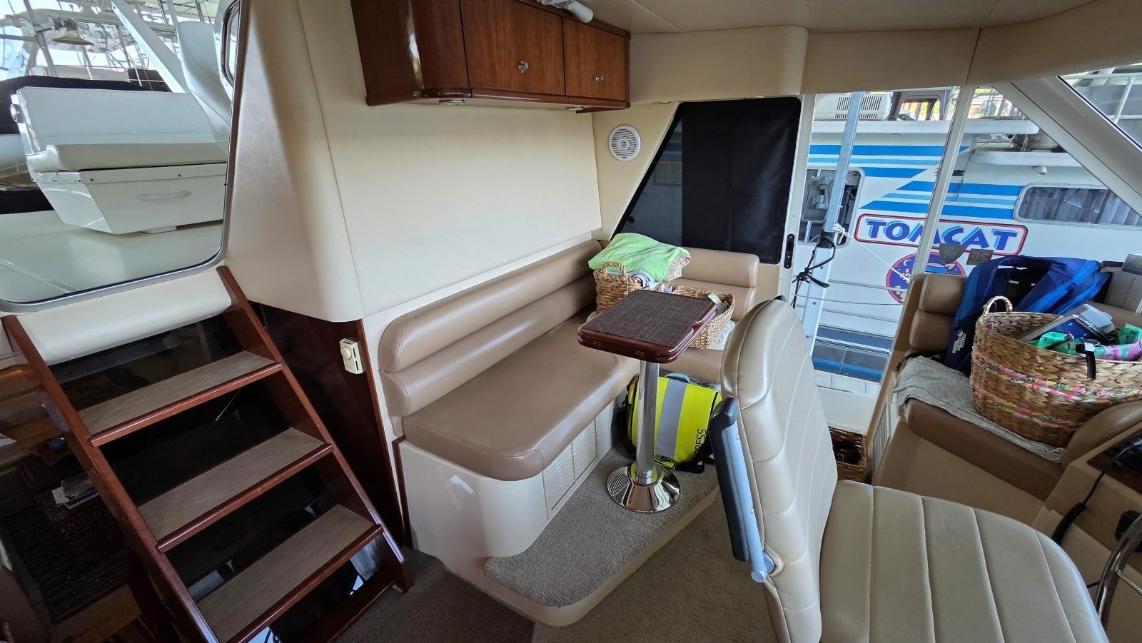 49' 2008 Meridian 490 Pilothouse