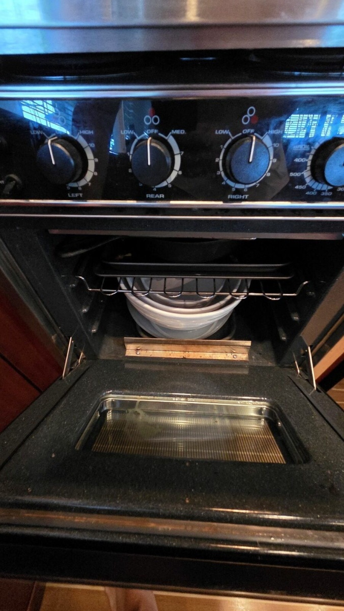 49' 2008 Meridian 490 Pilothouse