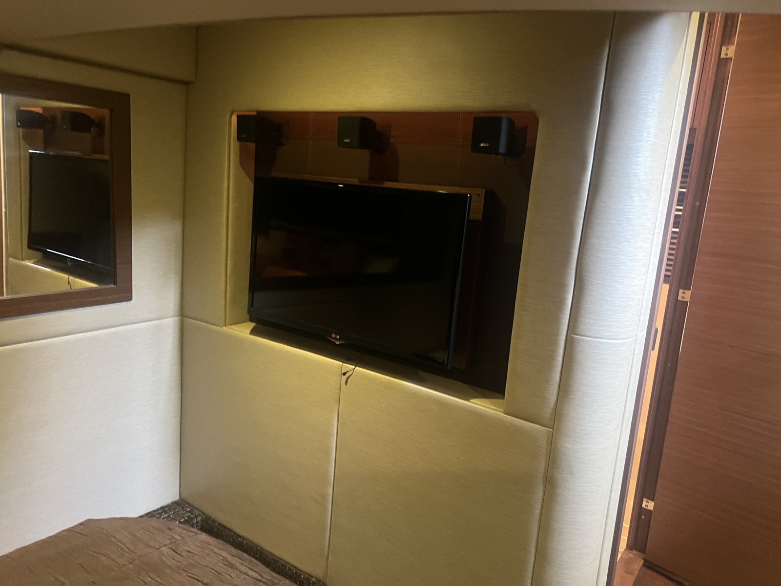 50' 2015 Sea Ray 510 SUNDANCER