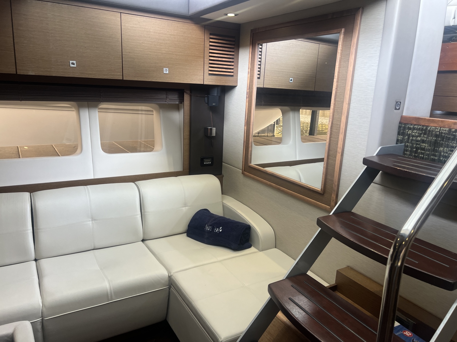 50' 2015 Sea Ray 510 SUNDANCER