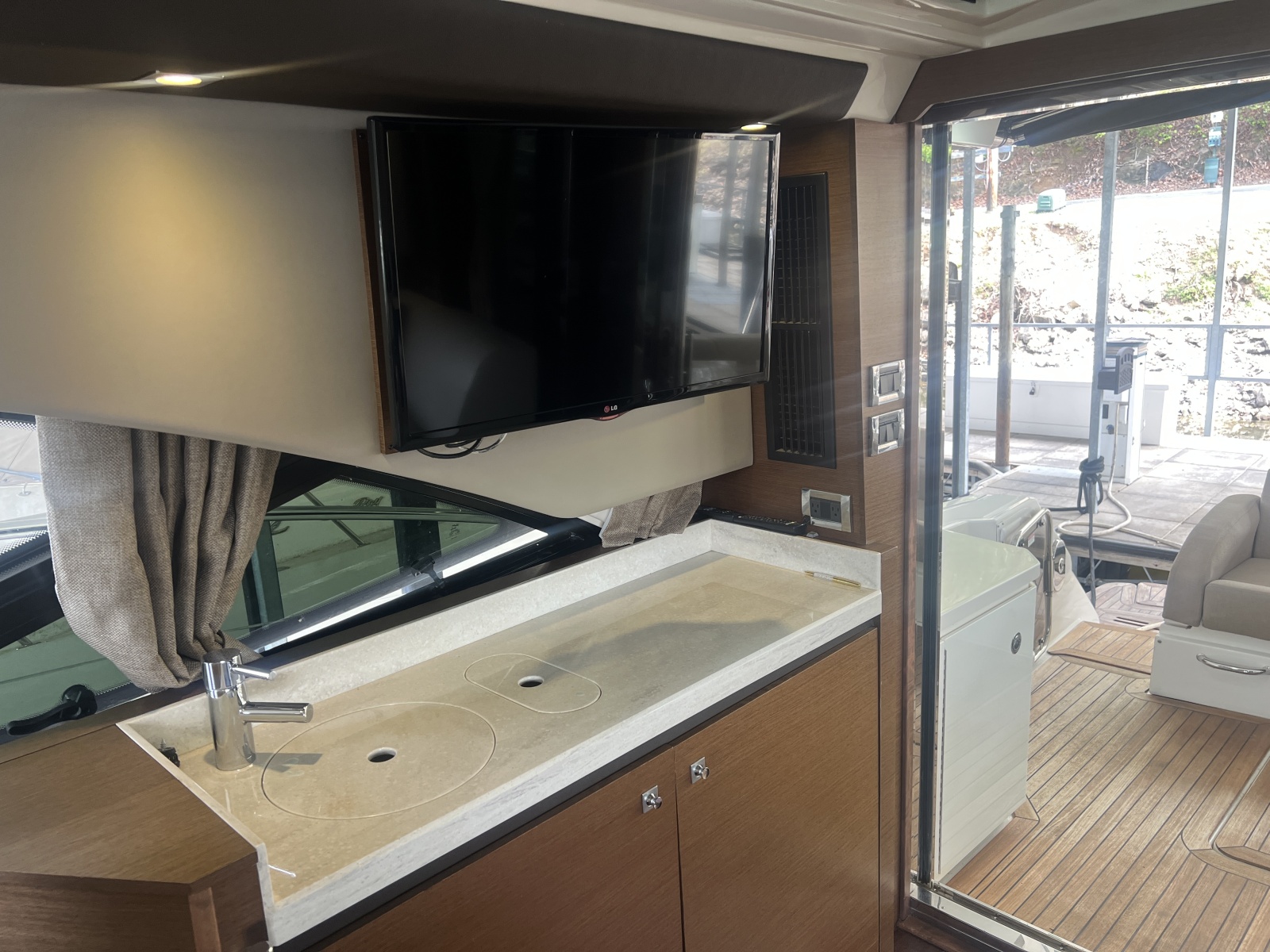50' 2015 Sea Ray 510 SUNDANCER