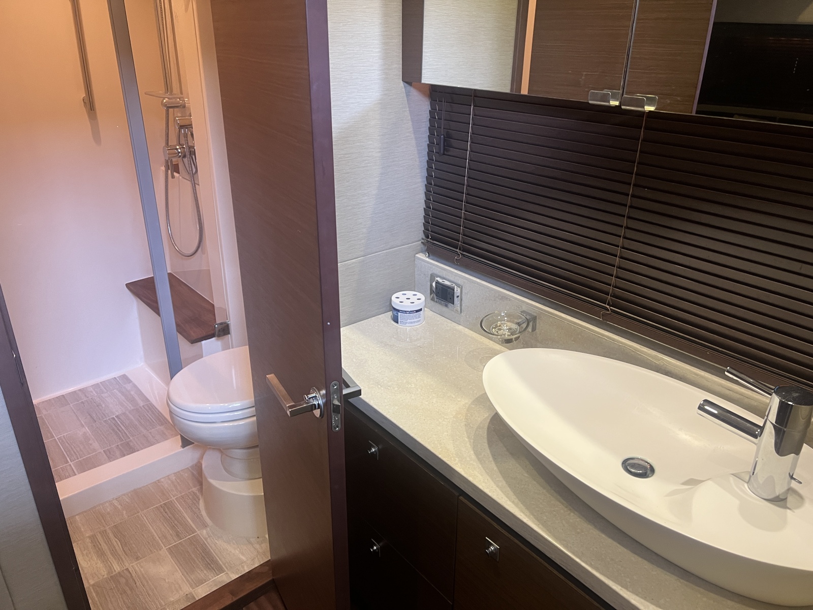 50' 2015 Sea Ray 510 SUNDANCER