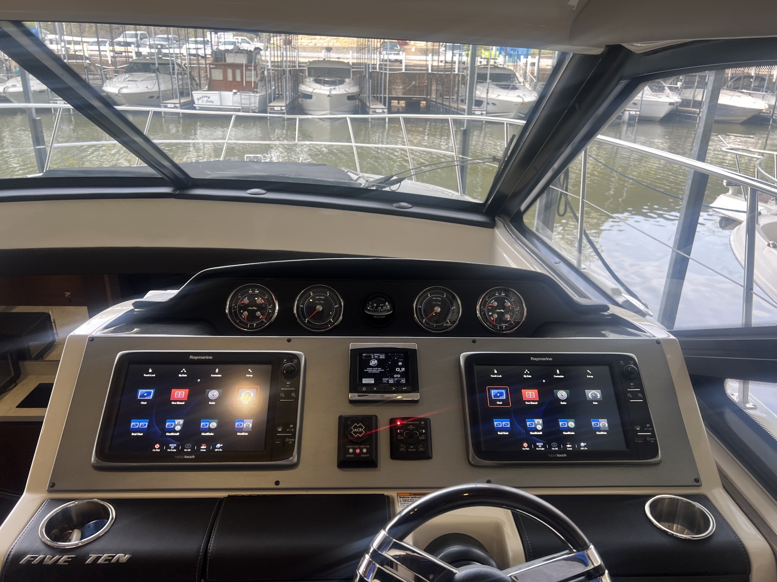 50' 2015 Sea Ray 510 SUNDANCER