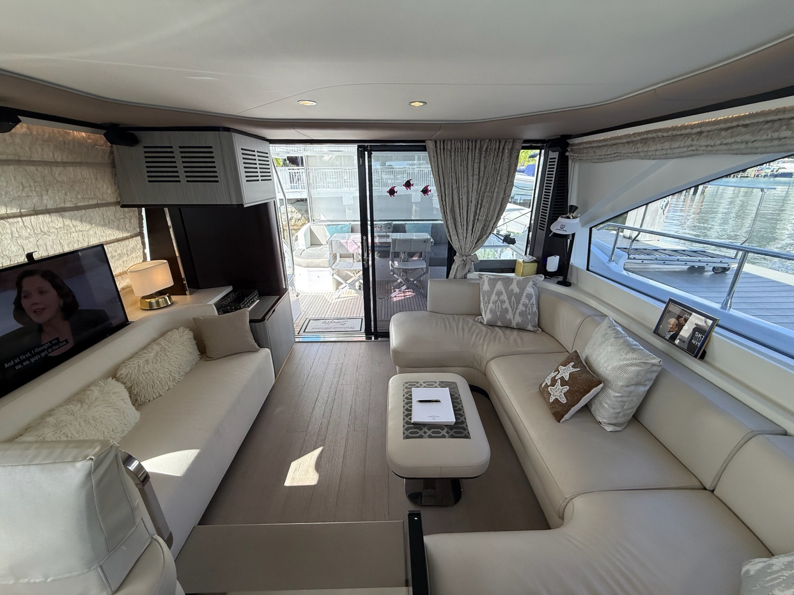 60' 2019 Azimut 60 FLY