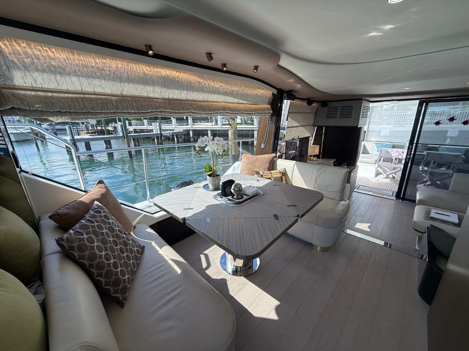 60' 2019 Azimut 60 FLY