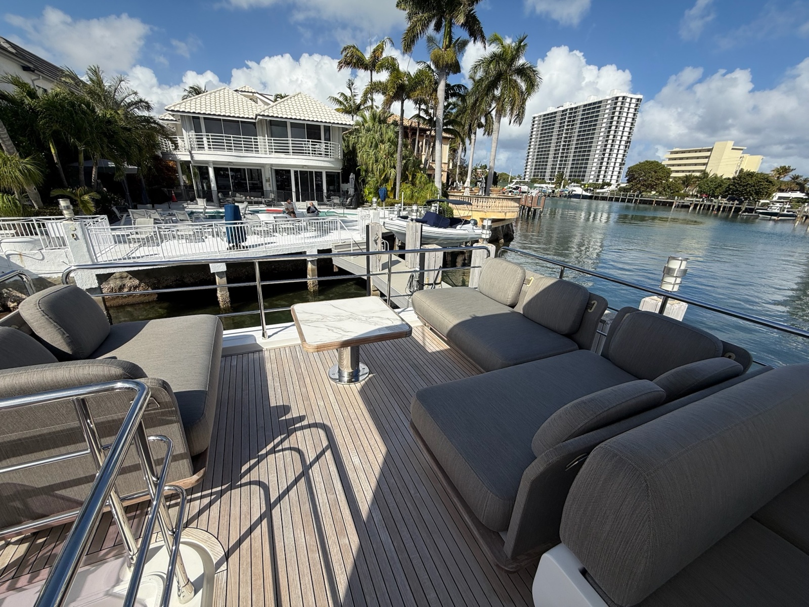 60' 2019 Azimut 60 FLY