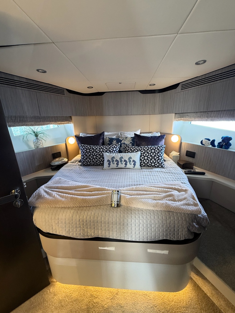 60' 2019 Azimut 60 FLY