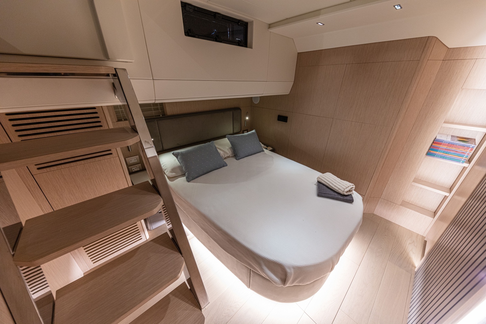 MY LIFE FIVE III 58ft Rizzardi Yacht For Sale