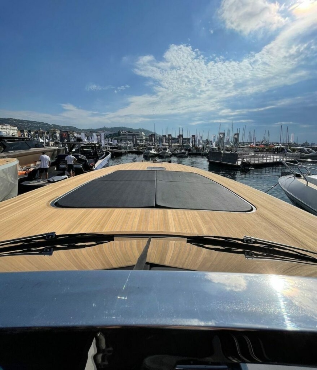 MY LIFE FIVE III 58ft Rizzardi Yacht For Sale