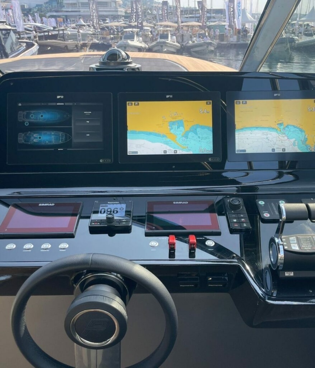 MY LIFE FIVE III 58ft Rizzardi Yacht For Sale