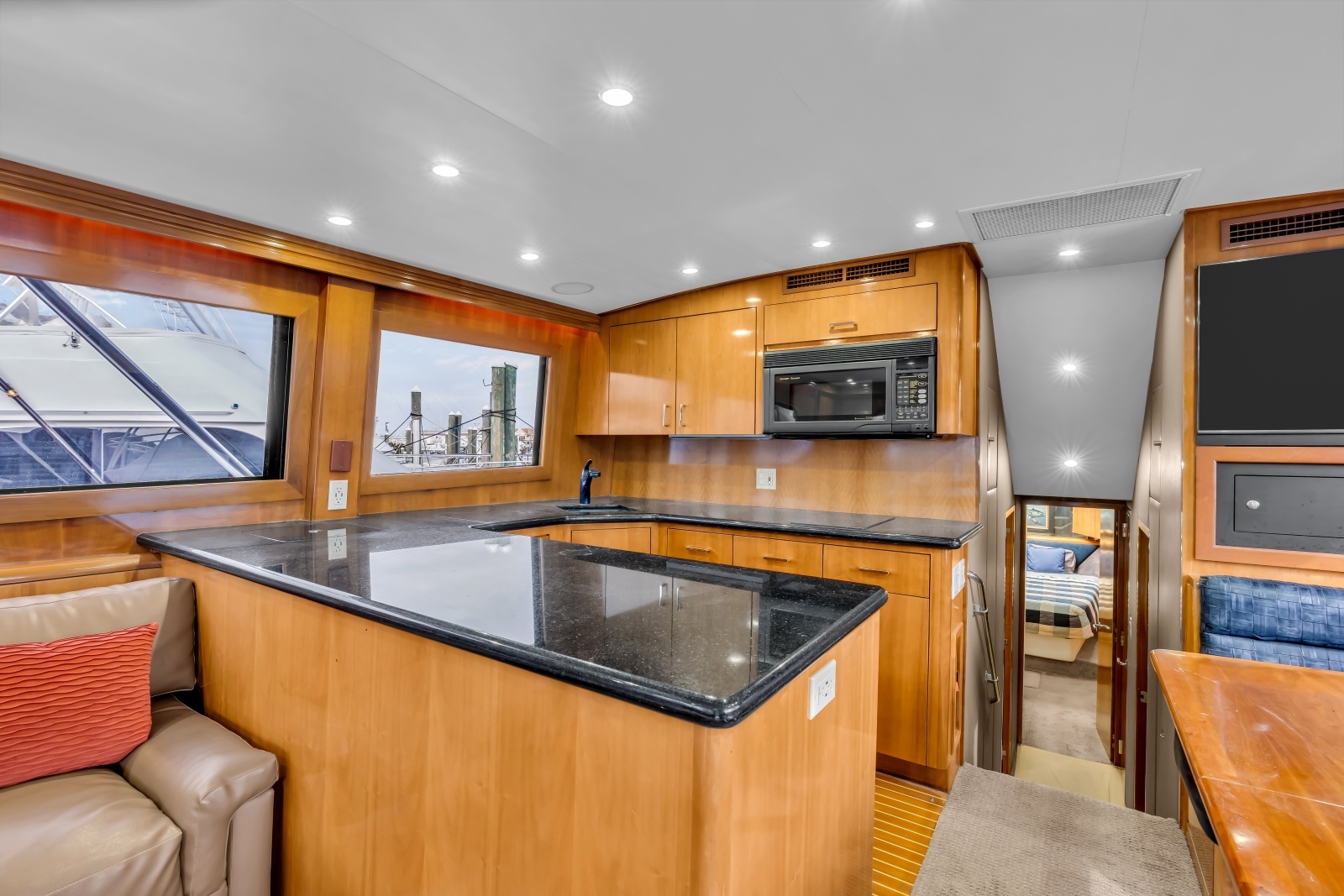 Brenda s III 55ft Hatteras Yacht For Sale