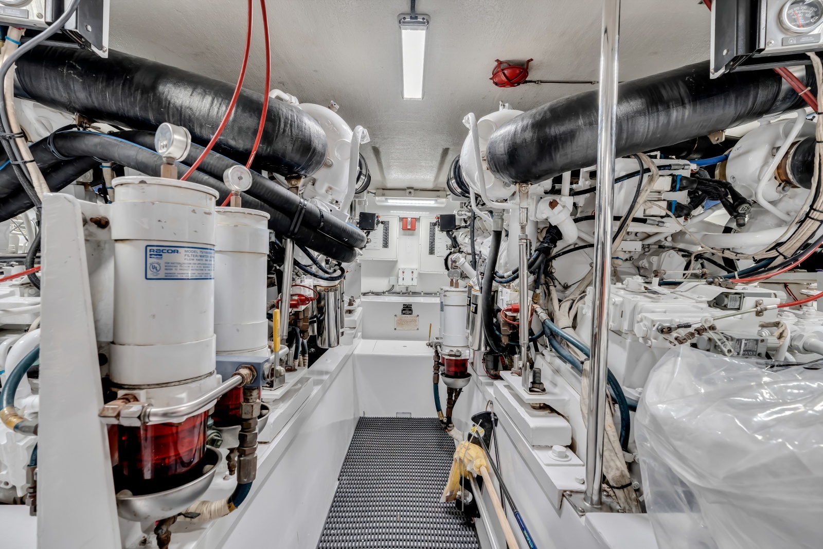 Brenda s III 55ft Hatteras Yacht For Sale