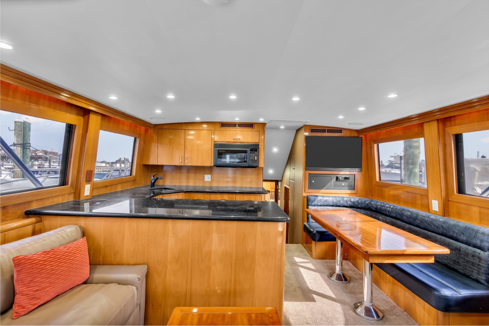 Brenda s III 55ft Hatteras Yacht For Sale