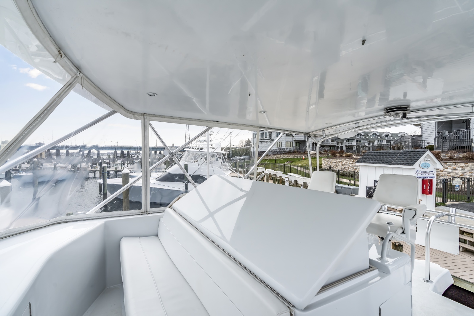 Brenda s III 55ft Hatteras Yacht For Sale