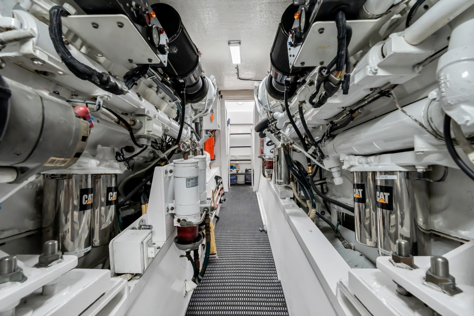 Brenda s III 55ft Hatteras Yacht For Sale