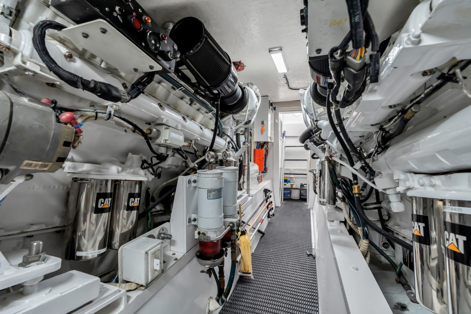 Brenda s III 55ft Hatteras Yacht For Sale