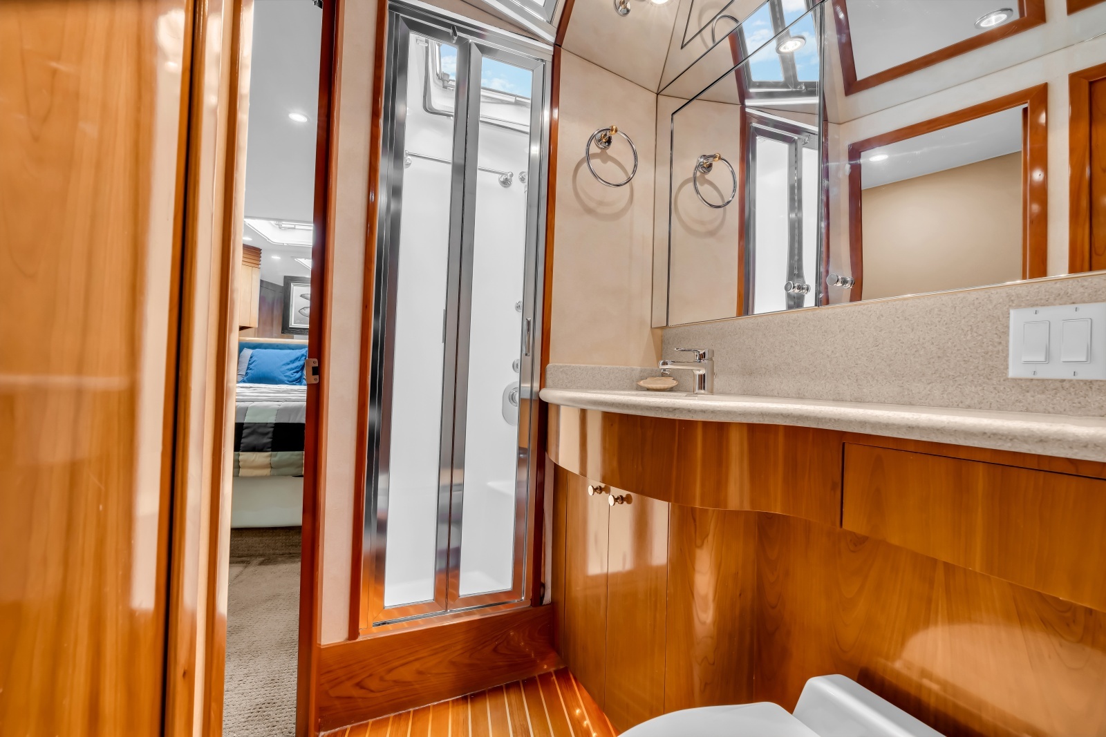 Brenda s III 55ft Hatteras Yacht For Sale