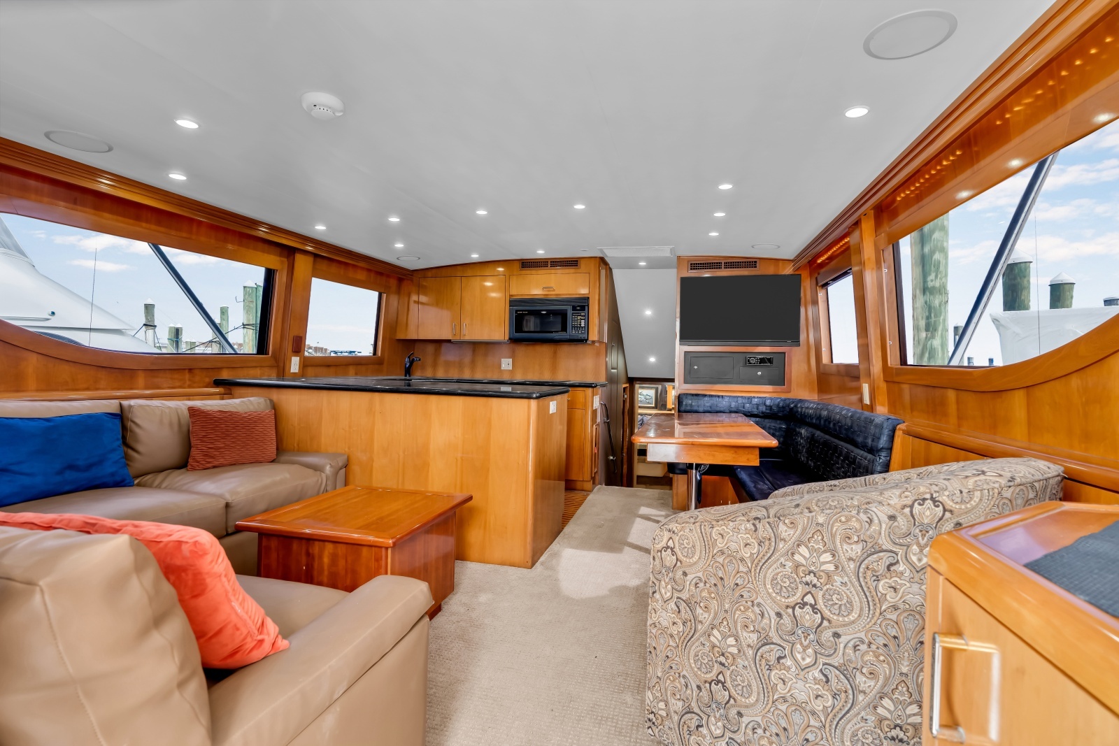 Brenda s III 55ft Hatteras Yacht For Sale