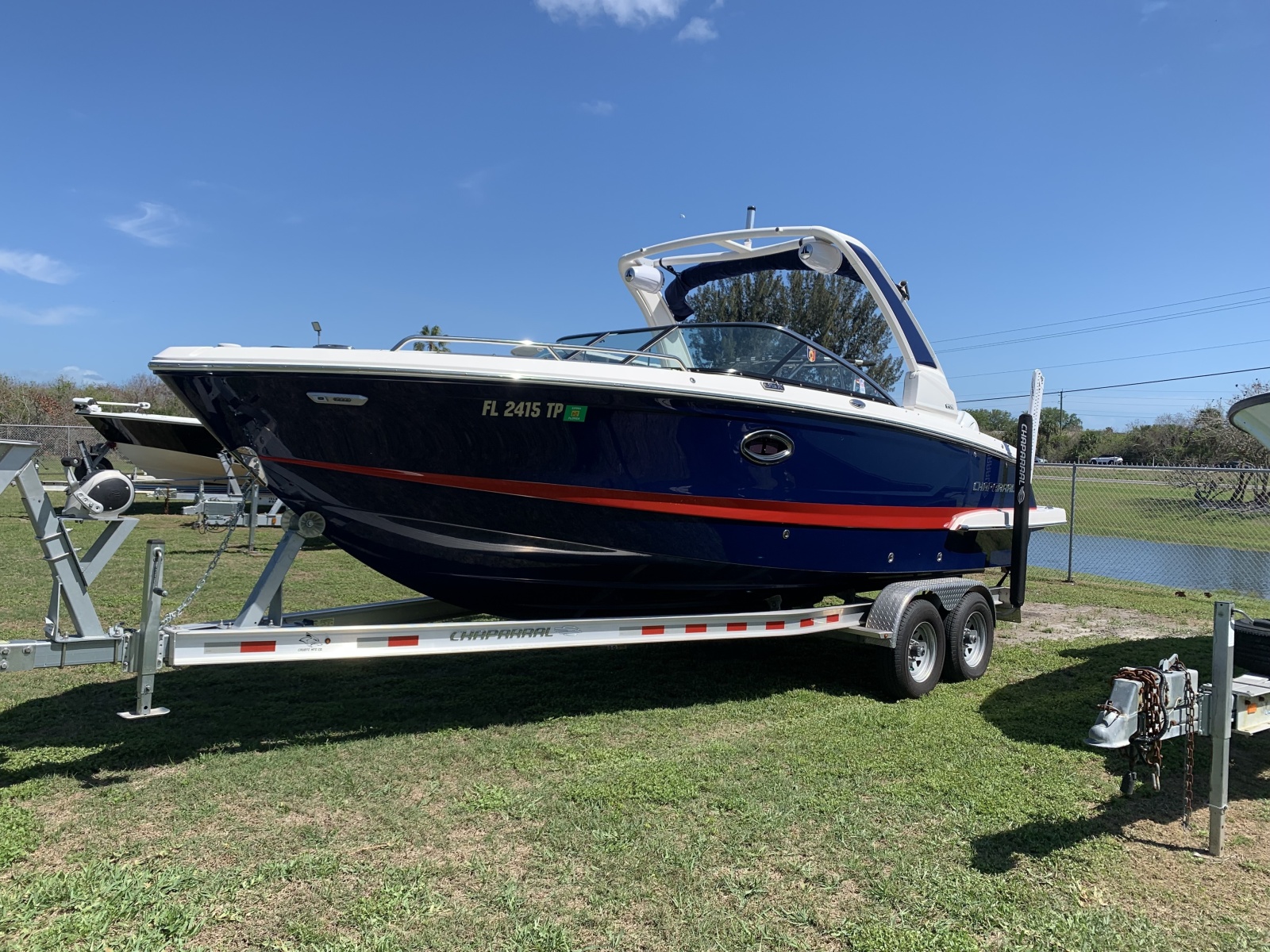 27' 2023 Chaparral 270 OSX