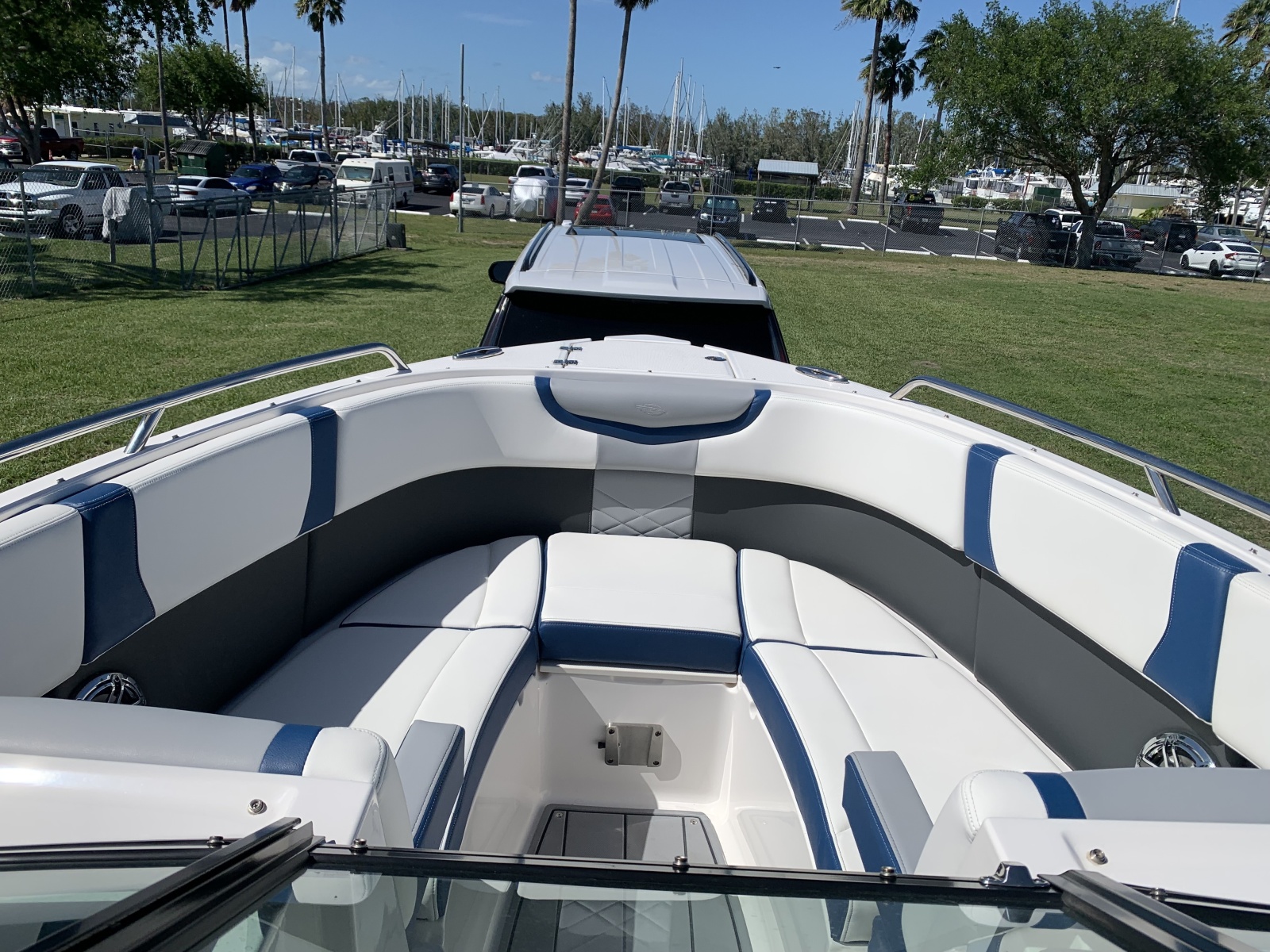 27' 2023 Chaparral 270 OSX